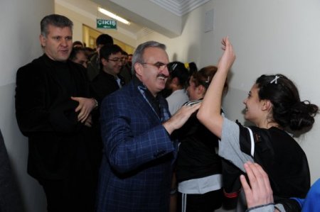 Van Gençlik Bayan Hentbol Takımı, Ankara Gaye Gençlik'i 22-20 mağlup etti