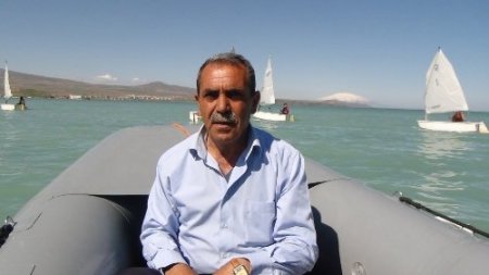 Van Gölü'nde yelken sporu antrenmanları başladı