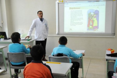 Van Özel Çınar Koleji'nde seçmeli Kürtçe dersi 14 öğrenci ile başladı