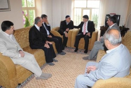 Van Valiliği Şehit Ailelerini Bayramda Unutmadı