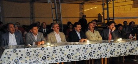 Van Valiliği'nin Şiir Dinletisinde Türkçe, Kürtçe Ve Farsça Şiirler Okundu