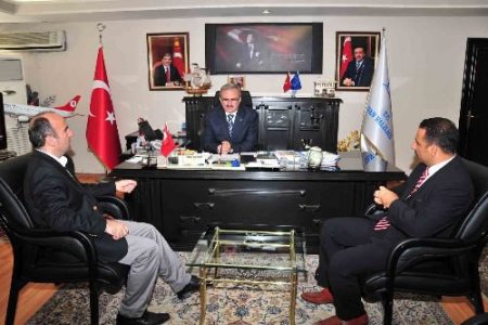 Van Valisi Karaloğlu: Medyanın Referandum Sonuçlarını Cihan'dan Öğrenmesi Önemli Bir Başarı