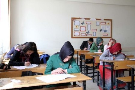 Van'da 24 bin kişi Peygamber Efendimiz'in (sas) hayatından sınava girdi