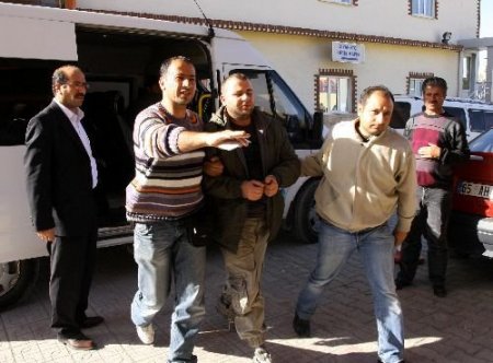 Van'da El Kaide Operasyonunda Gözaltına Alınan 3 Kişi Van'a Getirildi