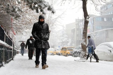 Van'da kar yağışı nedeniyle bazı uçak seferleri iptal edildi