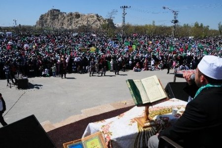 Van'da Kutlu Doğum konseri büyük ilgi gördü
