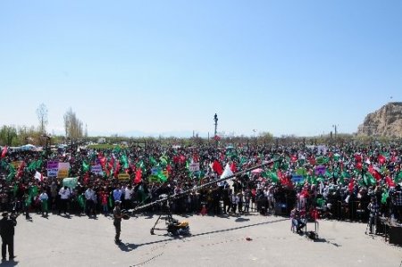 Van'da Kutlu Doğum konseri büyük ilgi gördü