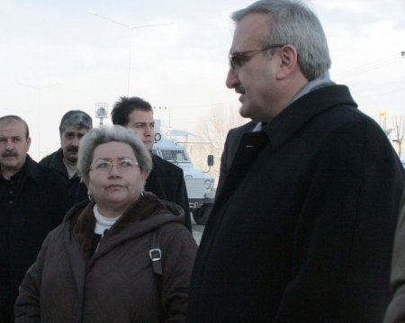 Van'da Orta Hasarlı Binalar Yeniden İnceleniyor