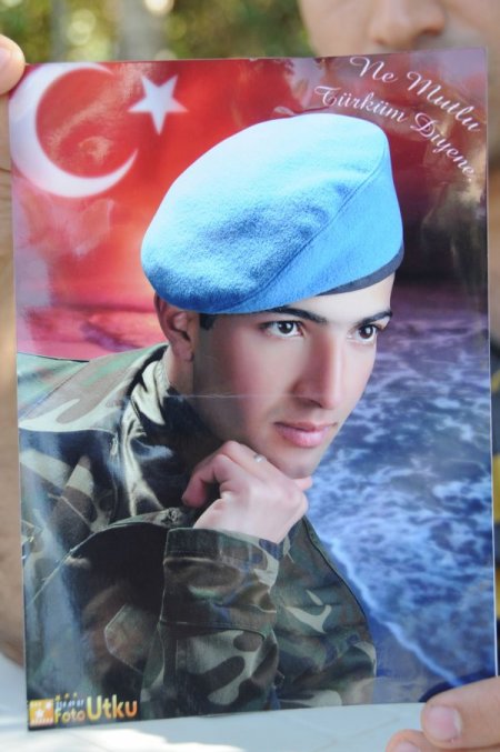 Van'daki şehit babası: Konvoy, resmen davetiye çıkarıyor, buradayız gel diyor