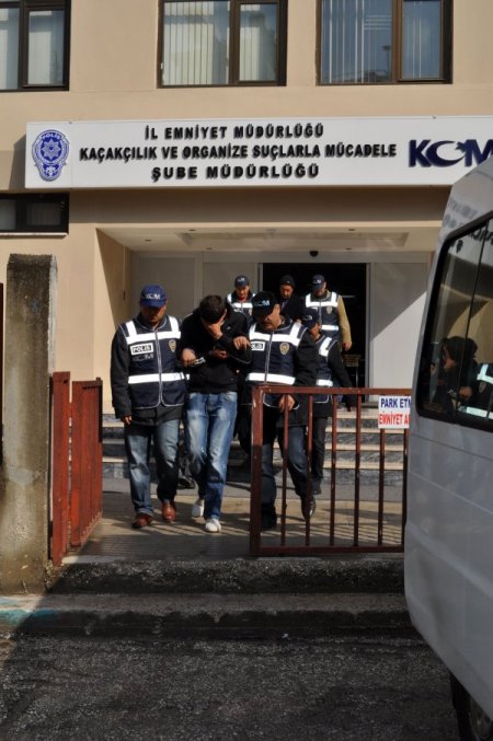 Van’dan Getirdikleri Uyuşturucuyu Hatay’da Pazarlayan Şebeke Çökertildi