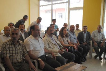 Van'dan Hakkari Bdp'ye 'geçmiş Olsun' Ziyareti