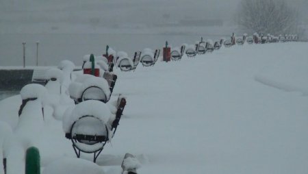 Vangölü sahilleri karla daha bir güzel