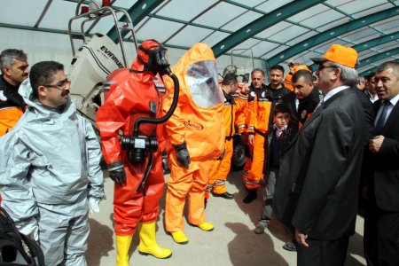 Van'ın tecrübeli arama kurtarma ekibi, bu sefer de deprem tatbikatı yaptı