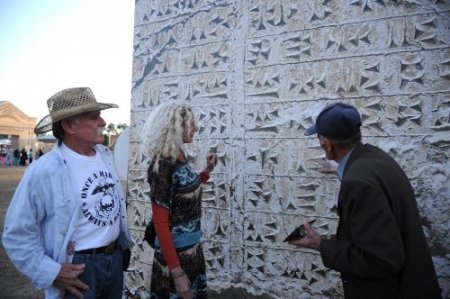 Vanlı Mehmet Kuşman, Urartu çivi yazısını Amerikalılara tanıtıyor