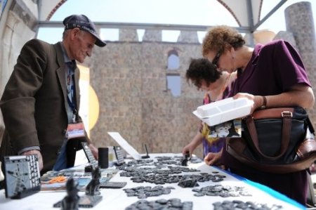 Vanlı Mehmet Kuşman, Urartu çivi yazısını Amerikalılara tanıtıyor