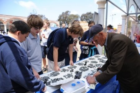 Vanlı Mehmet Kuşman, Urartu çivi yazısını Amerikalılara tanıtıyor