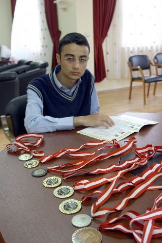 Vanlı Öğrenci Matematik Olimpiyatlarında Dünya İkincisi Oldu