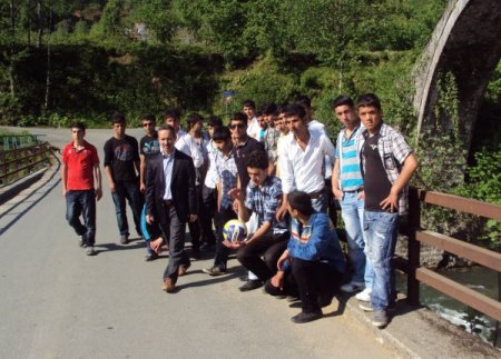 Vanlı Öğrenciler Ayder Yaylası'na Çıktı