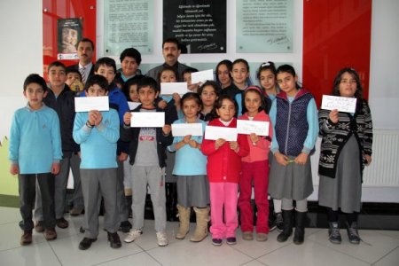 Vanlı öğrencilerden Suriye'ye yardım eli