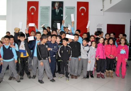 Vanlı öğrencilerden Suriye'ye yardım eli