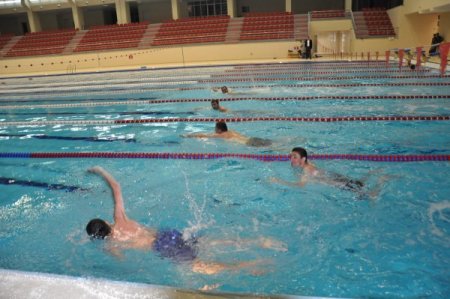 Vanlılar, hizmete açılan olimpik yüzme havuzuyla artık yaz-kış yüzebilecek