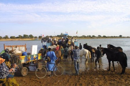 Vapurla gidilebilen Mali'nin Cennet'i hayran bırakıyor (Özel)
