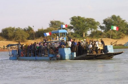 Vapurla gidilebilen Mali'nin Cennet'i hayran bırakıyor (Özel)