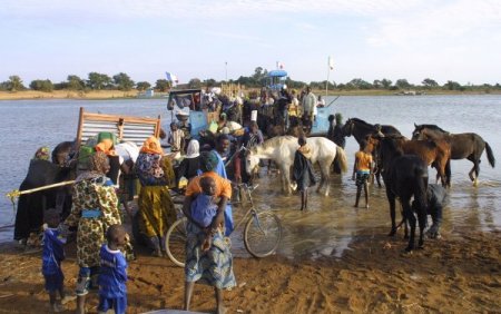 Vapurla gidilebilen Mali'nin Cennet'i hayran bırakıyor (Özel)