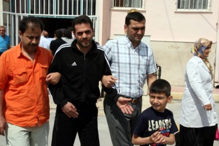 Vatandaş, Daha İleri Demokrasi İçin Sandık Başına Koştu