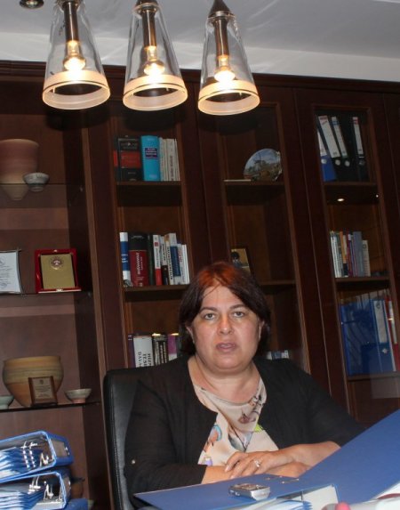 Vatandaş Dava Açınca, Belediye Çareyi Kaldırımı Sökmekte Buldu