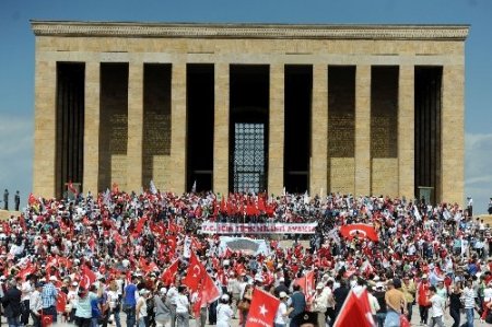 Vatandaşlar, Anıtkabir'e akın etti