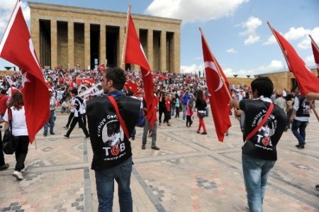 Vatandaşlar, Anıtkabir'e akın etti