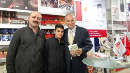 Vatandaşlar, son gününde kitap fuarına akın etti