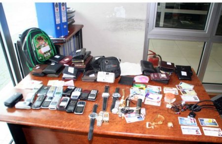 Vatandaşların Unuttuğu Eşyalar Sahiplerini Bekliyor