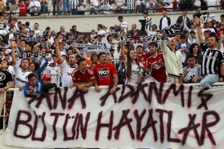 Veda maçında İnönü Stadı tamamen doldu