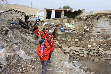Vefakar Japon Doktorlar Depremzedeleri Yalnız Bırakmadı