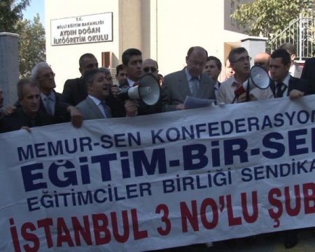 Veli, okul müdürünün omzunu kırdı