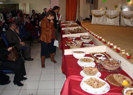 Veliler, en lezzetli aşureyi yapmak için yarıştı