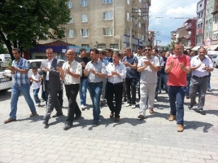 Veliler, ilköğretim okullarının orta okula dönüştürülmesine tepki gösterdi