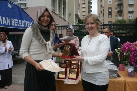 Veliler, kardeş okul için yemeklerini yarıştırdı