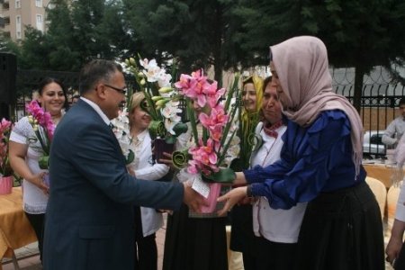 Veliler, kardeş okul için yemeklerini yarıştırdı