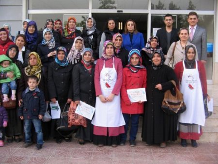 Veliler en güzel aşureyi yapmak için yarıştı