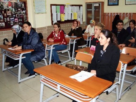 Veliler Okudukları Kitaptan Sınava Girdi