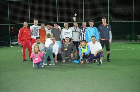 Veliler okulun futbol turnuvasında şampiyonluk için yarıştı