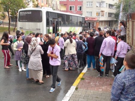 Velilerden okul isyanı