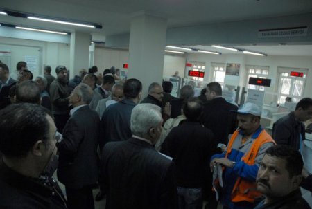 Vergi Dairesindeki Yoğunluklar Cepçilerin Ekmeğine Yağ Sürüyor