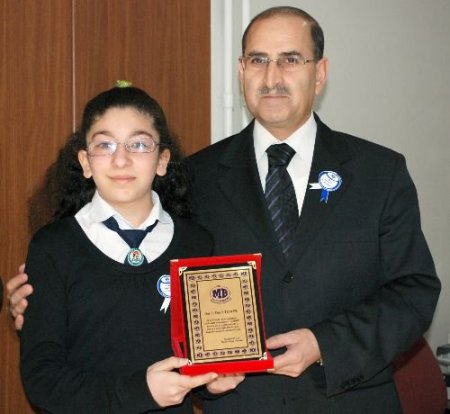 Vergi Konulu Şiir Yarışmasında Dereceye Giren Öğrenciler Ödüllendirildi