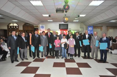 Vergi rekortmenlerine plaket verildi