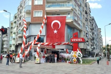 Vestel Denizli’de 20. mağazasını açtı