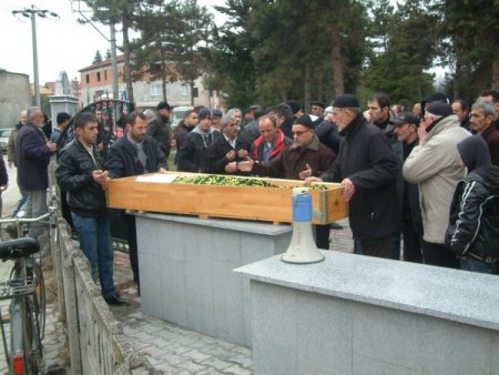 Vezirhan Acar, Gözyaşları Arasında Toprağa Verildi
